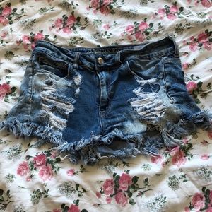 ✨ American eagle high waisted ripped shorts ✨